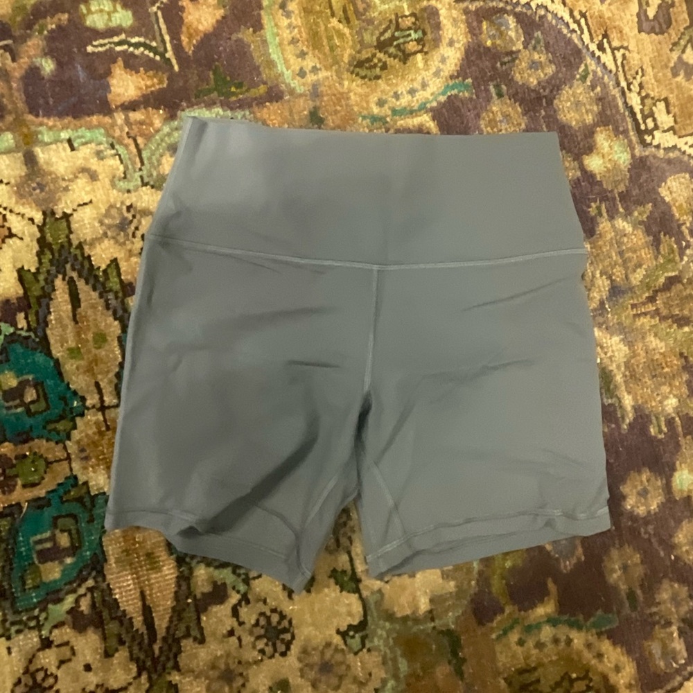 Lululemon Women's Gray Shorts